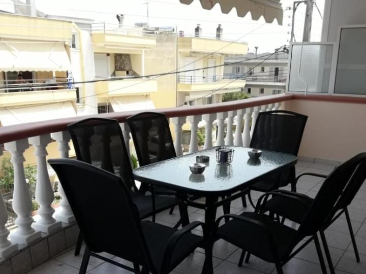 Elegant Apartment Near The Beach Nea Peramos  Exterior photo